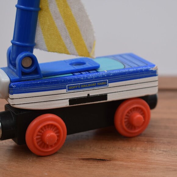 SKIFF Magnetic Railboat 2012 Thomas & Friends Wooden Railway Fabric Mast… - Picture 9 of 10